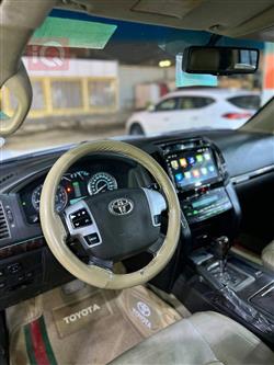 تۆیۆتا لاند کروزەر